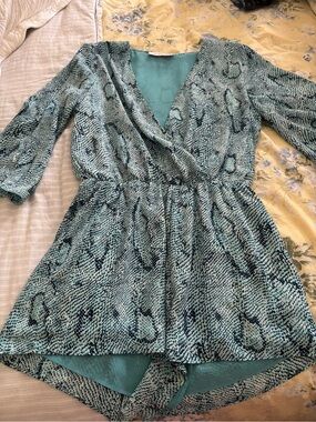 Izzy & Lola Teal Turquoise Print Romper